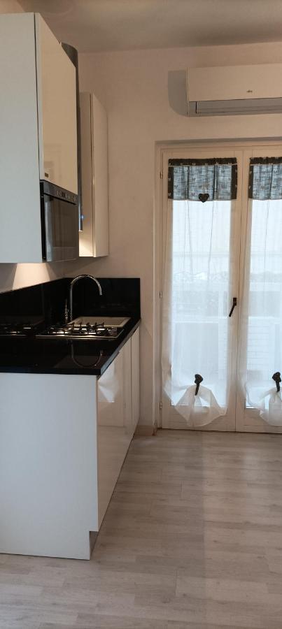 La Casina Di Ale Apartment Марина ди Карара Екстериор снимка
